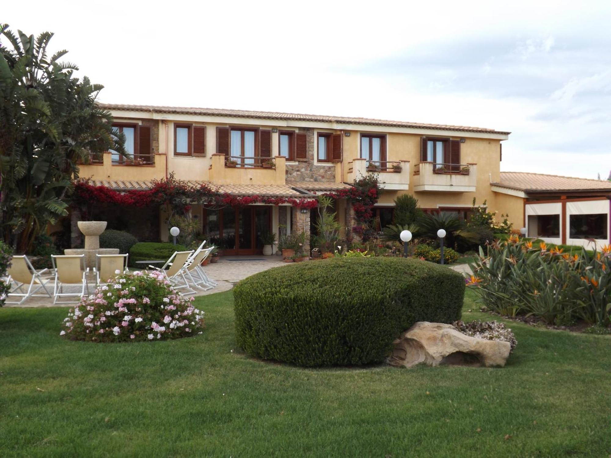 Le Anfore Hotel Villasimius Dış mekan fotoğraf
