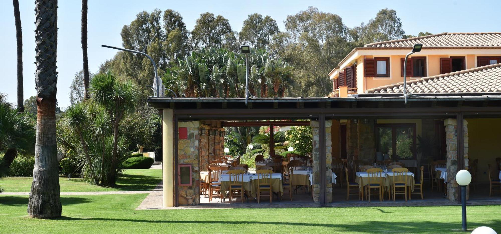 Le Anfore Hotel Villasimius Dış mekan fotoğraf