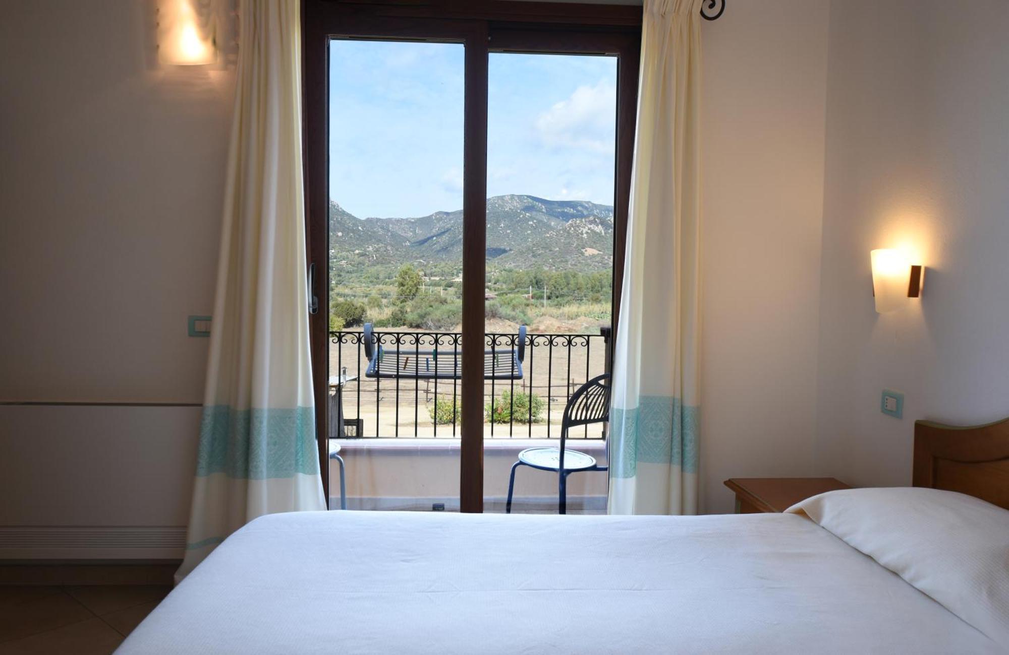 Le Anfore Hotel Villasimius Dış mekan fotoğraf