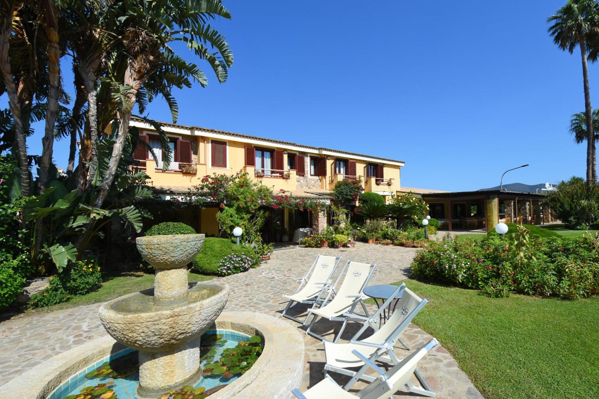 Le Anfore Hotel Villasimius Dış mekan fotoğraf