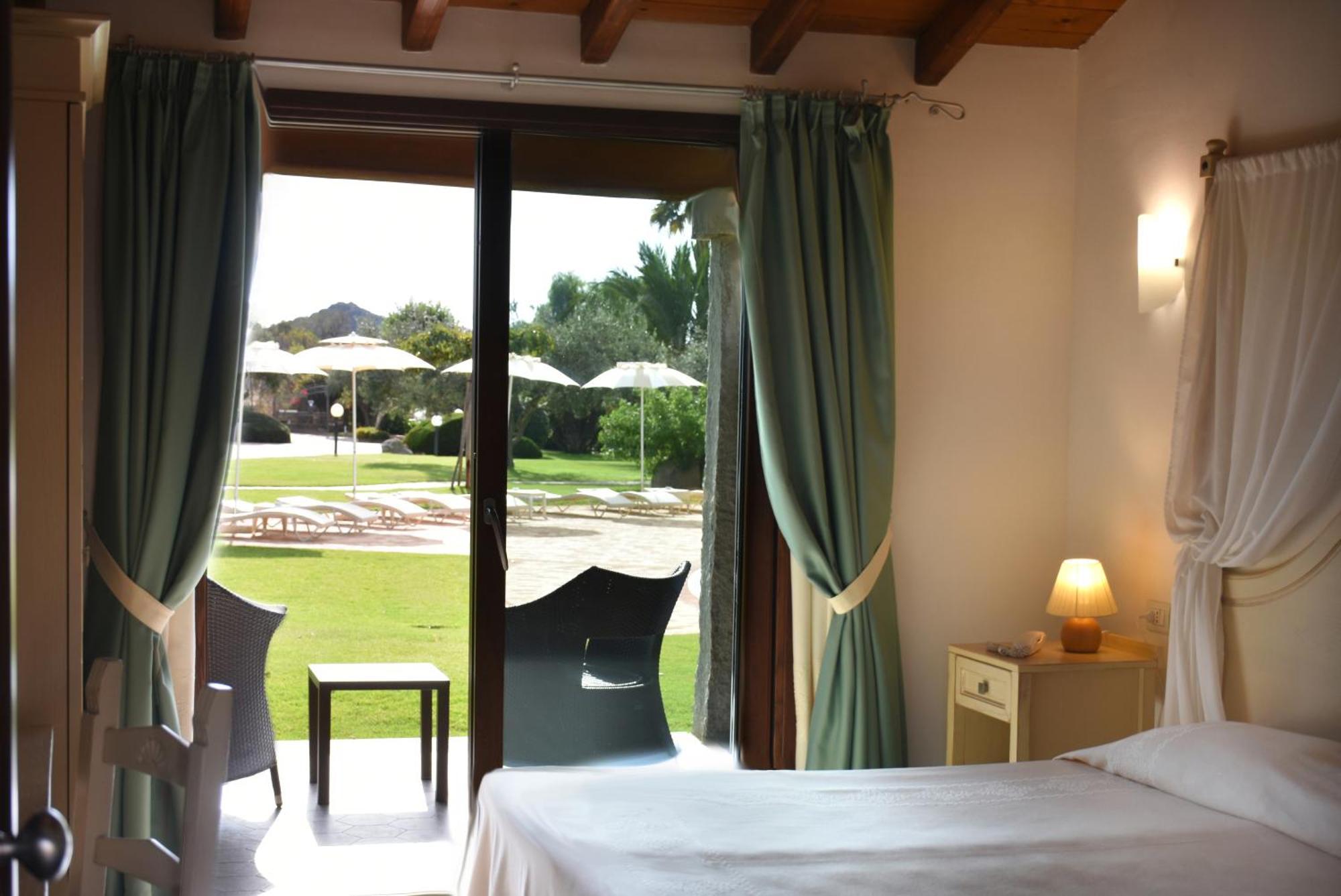 Le Anfore Hotel Villasimius Dış mekan fotoğraf