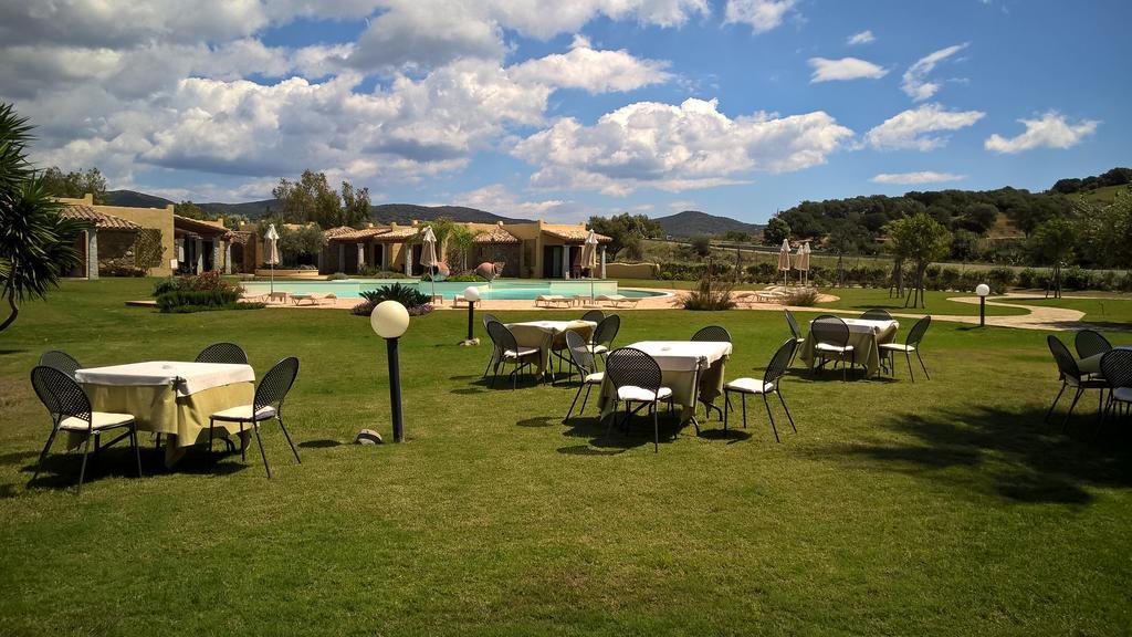 Le Anfore Hotel Villasimius Dış mekan fotoğraf