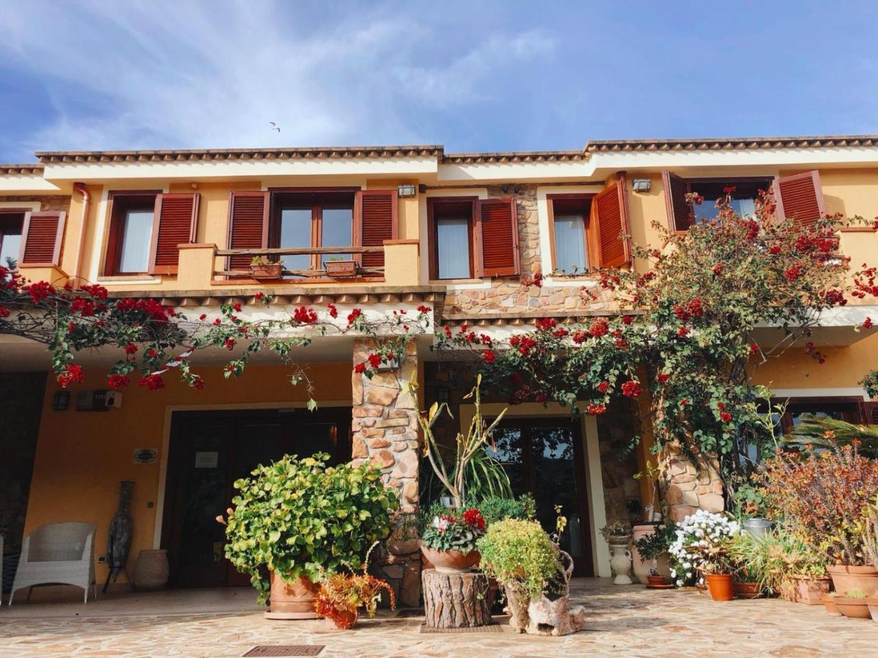 Le Anfore Hotel Villasimius Dış mekan fotoğraf